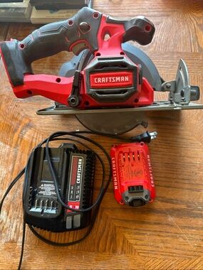Craftsman Red Cordless Circular Saw with Charger and Battery
